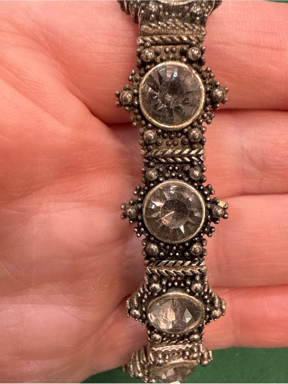 SilverTone Stretch Bracelet W/crystals And Decorative Filigree. 53F